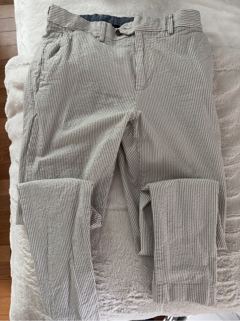 Bonobos Men's Seersucker Chinos in Ivory and Tan Stripe